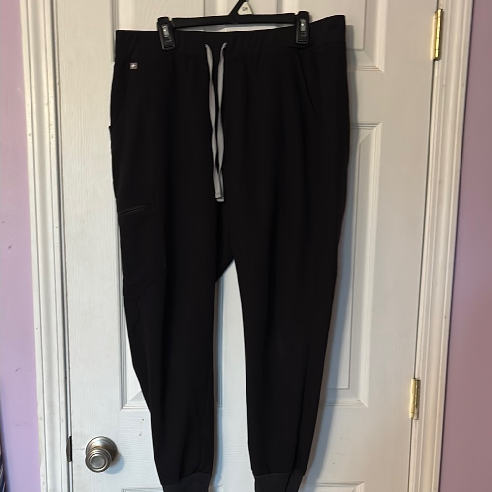 Women’s Figs Black Joggers